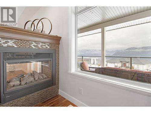 2582 St Andrews Street, Blind Bay, BC - Indoor With Fireplace