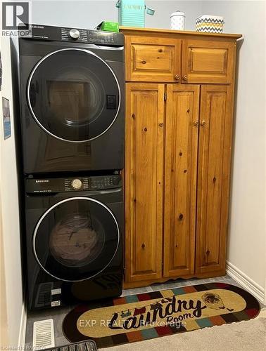 108 Emerson Way, West Grey, ON - Indoor Photo Showing Laundry Room