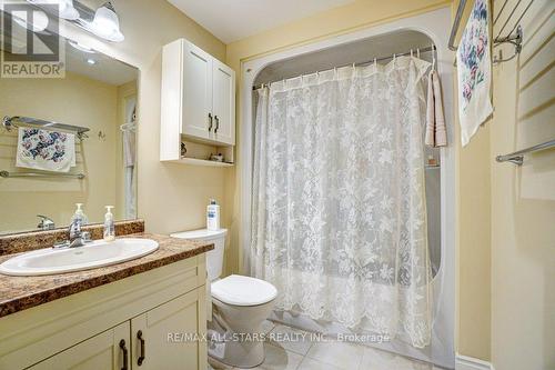 #7 -35 Green Arbour Way, Kawartha Lakes, ON - Indoor Photo Showing Bathroom