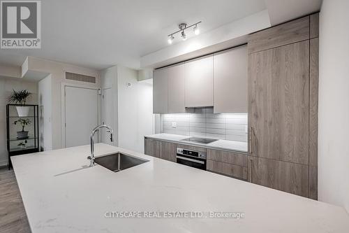 #1 -66 Longbranch Ave, Toronto, ON - Indoor Photo Showing Kitchen