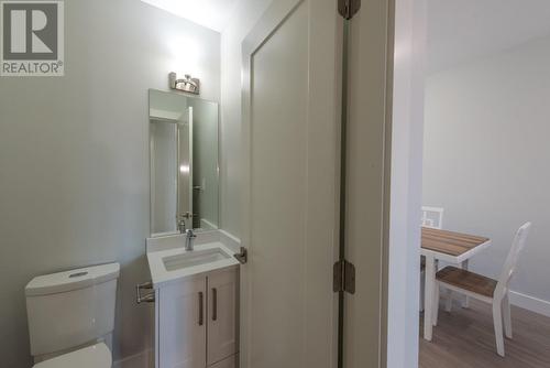 742 Kamloops Avenue Unit# 101, Penticton, BC - Indoor Photo Showing Bathroom