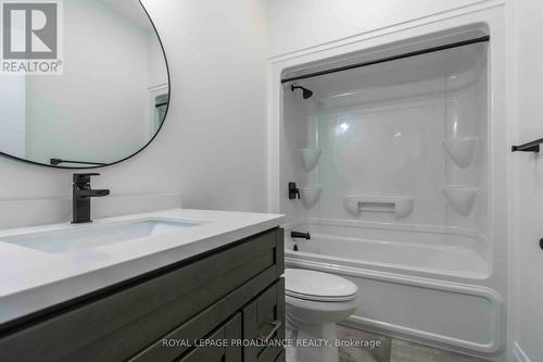 32 Schmidt Way, Quinte West, ON - Indoor Photo Showing Bathroom