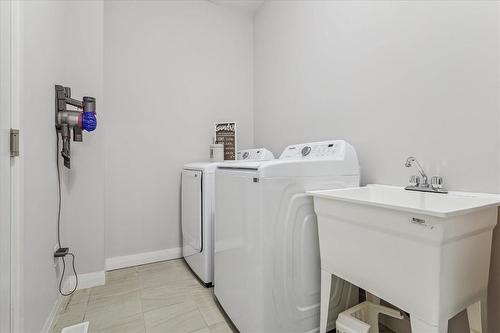18 South Coast Circle, Crystal Beach, ON - Indoor Photo Showing Laundry Room