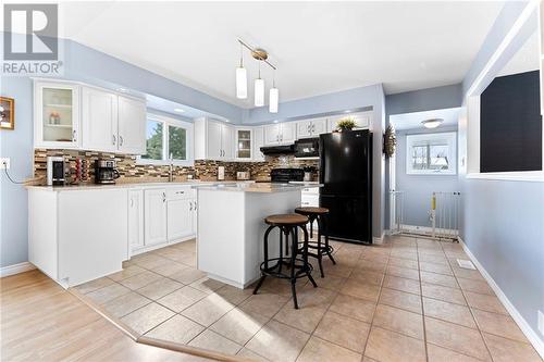 640 Jean Avenue, Pembroke, ON - Indoor Photo Showing Kitchen