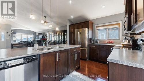 39 Irving Dr, Norwich, ON - Indoor Photo Showing Kitchen With Stainless Steel Kitchen With Double Sink