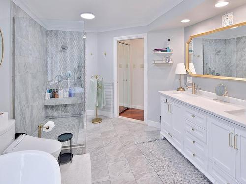 Salle de bains - 243 Rue Antoine-Villeray, Beaconsfield, QC - Indoor Photo Showing Bathroom