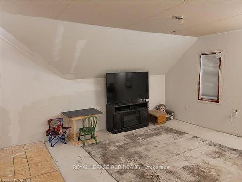 776813 Highway 10 Rd, Grey Highlands, ON - Indoor Photo Showing Other Room