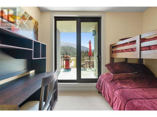 326 Mara Lake Lane Unit# 701, Sicamous, BC - Indoor Photo Showing Bedroom