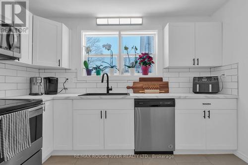 76 Princess Street, Quinte West, ON - Indoor Photo Showing Kitchen