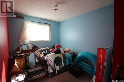 409 3Rd Avenue E, Frontier, SK - Indoor Photo Showing Bedroom