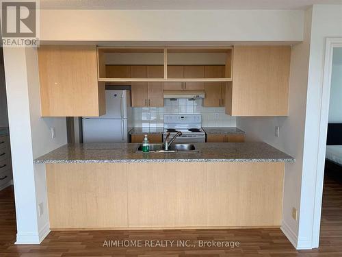 #2507 -60 Town Centre Crt, Toronto, ON - Indoor Photo Showing Kitchen