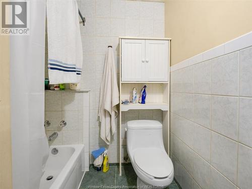 401 Parent Avenue, Windsor, ON - Indoor Photo Showing Bathroom