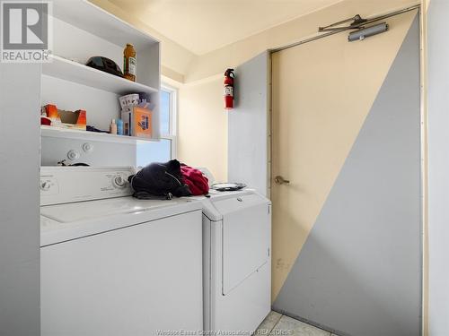 401 Parent Avenue, Windsor, ON - Indoor Photo Showing Laundry Room