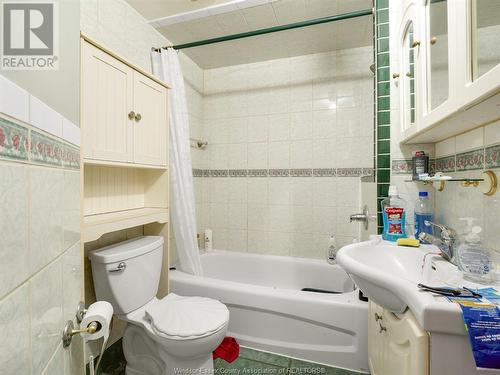 401 Parent Avenue, Windsor, ON - Indoor Photo Showing Bathroom