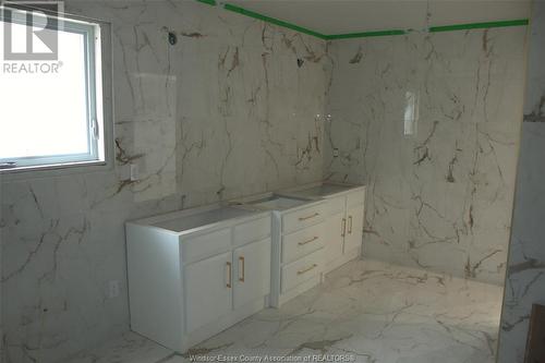 4880 Terra Bella Drive, Lasalle, ON - Indoor Photo Showing Bathroom