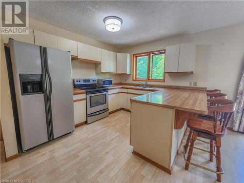 7 Lakeside Place, Sauble Beach, ON - Indoor Photo Showing Kitchen