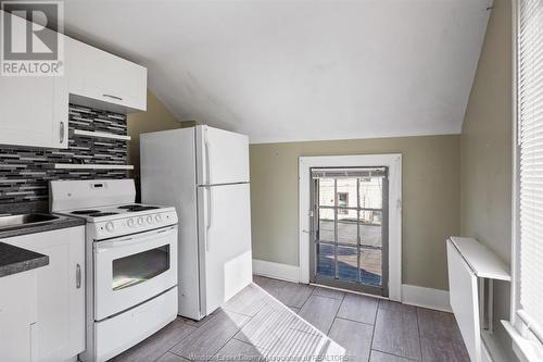 1394 Howard Avenue, Windsor, ON - Indoor Photo Showing Kitchen