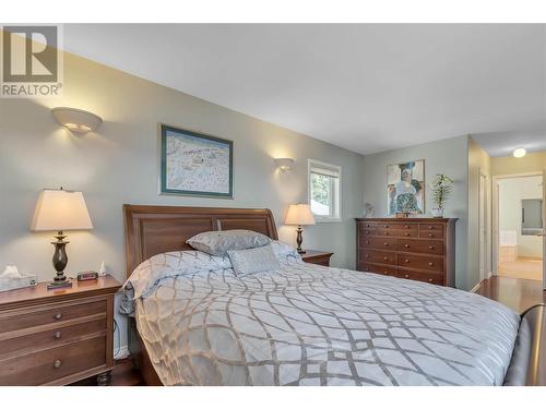 705 Royal Pine Drive, Kelowna, BC - Indoor Photo Showing Bedroom