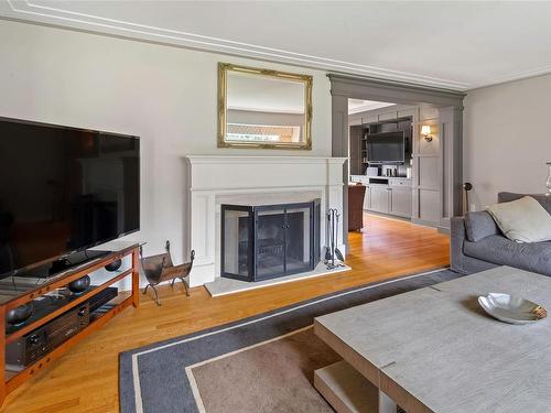 3465 Cadboro Bay Rd, Oak Bay, BC - Indoor Photo Showing Living Room With Fireplace