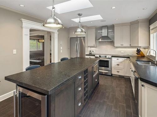 3465 Cadboro Bay Rd, Oak Bay, BC - Indoor Photo Showing Kitchen With Double Sink With Upgraded Kitchen