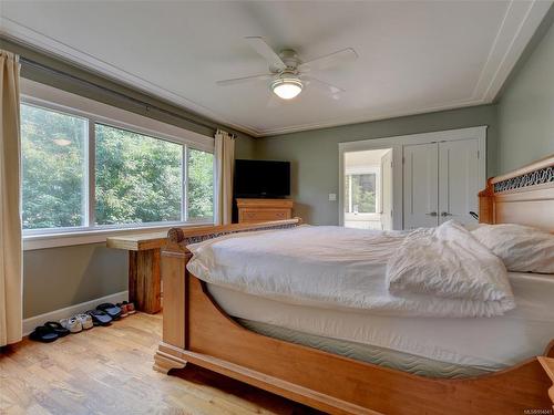 3465 Cadboro Bay Rd, Oak Bay, BC - Indoor Photo Showing Bedroom