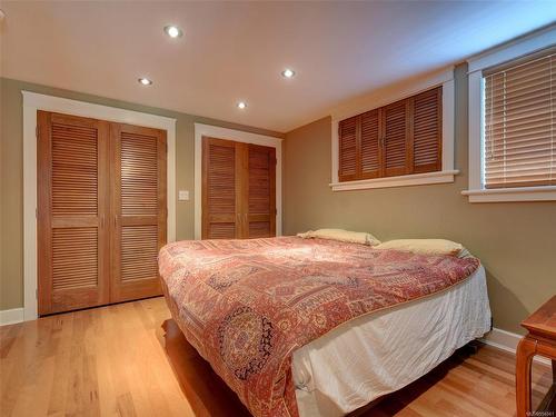 3465 Cadboro Bay Rd, Oak Bay, BC - Indoor Photo Showing Bedroom