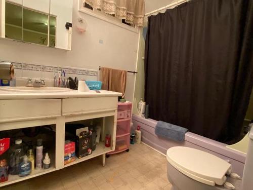 1714 Douglas Street, Merritt, BC - Indoor Photo Showing Bathroom