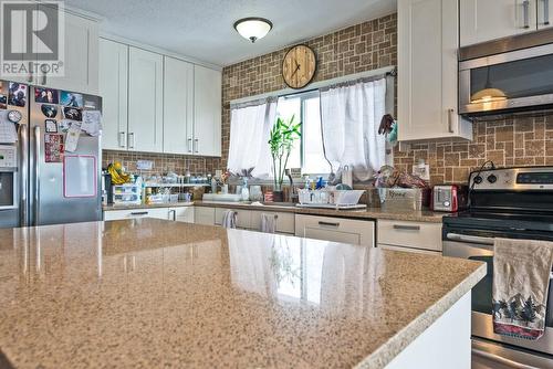 5508 Lombardy Lane, Osoyoos, BC - Indoor Photo Showing Kitchen