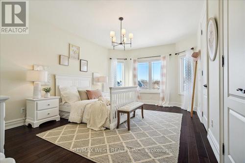 15 Monterey Court, Whitby, ON - Indoor Photo Showing Bedroom