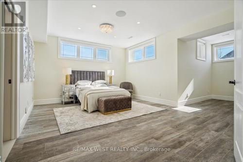 15 Monterey Court, Whitby, ON - Indoor Photo Showing Bedroom