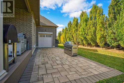 15 Monterey Court, Whitby, ON - Outdoor