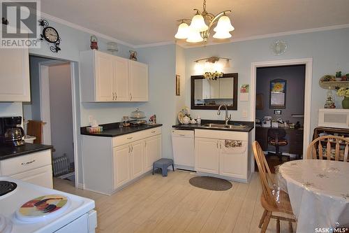 810 7Th Street E, Prince Albert, SK - Indoor Photo Showing Kitchen With Double Sink