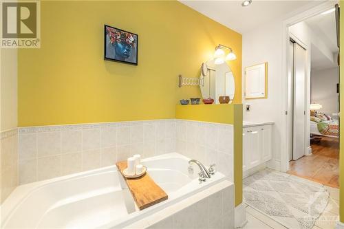 364 Cooper Street Unit#504, Ottawa, ON - Indoor Photo Showing Bathroom