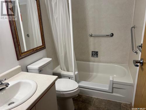 108 631 5Th Avenue, Humboldt, SK - Indoor Photo Showing Bathroom