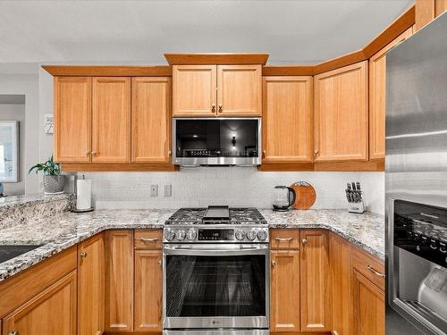 3712 Sunset Ranch Drive, Kelowna, BC - Indoor Photo Showing Kitchen