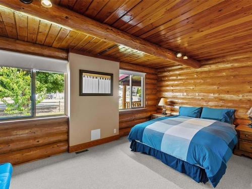 1421 10 Street, Salmon Arm, BC - Indoor Photo Showing Bedroom