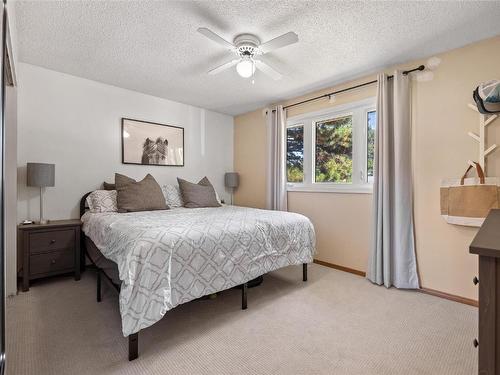 2720 Teal Road, West Kelowna, BC - Indoor Photo Showing Bedroom