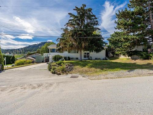 2720 Teal Road, West Kelowna, BC - Outdoor