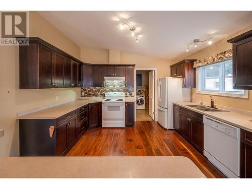 1302 Cedar Street Unit# 7, Okanagan Falls, BC - Indoor Photo Showing Kitchen