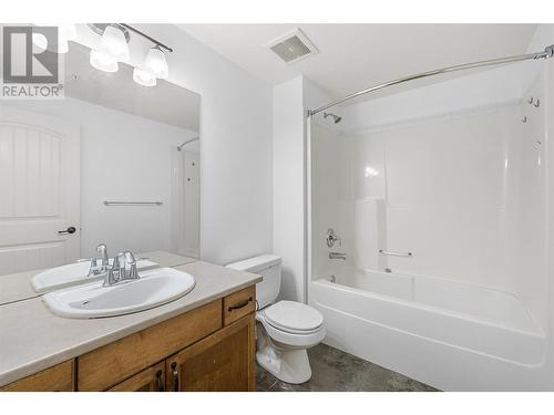 3739 Casorso Road Unit# 318, Kelowna, BC - Indoor Photo Showing Bathroom