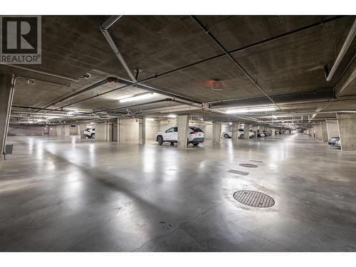 3739 Casorso Road Unit# 318, Kelowna, BC - Indoor Photo Showing Garage