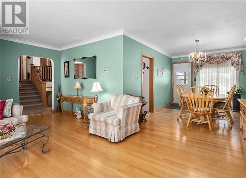 60 Queen Street, Smiths Falls, ON - Indoor Photo Showing Living Room