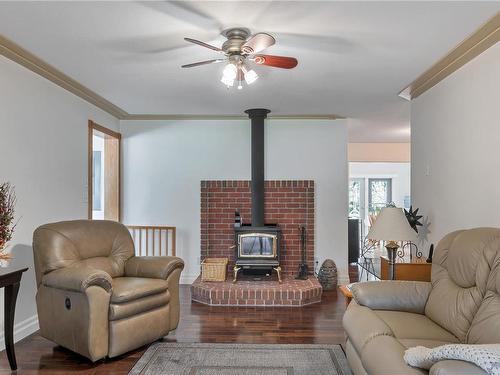 3430 Karen Rd, Black Creek, BC - Indoor Photo Showing Living Room With Fireplace