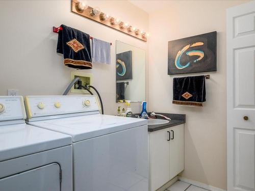 6491 Cowichan Lake Rd, Lake Cowichan, BC - Indoor Photo Showing Laundry Room