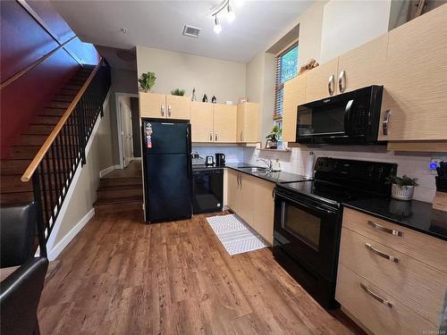 12-203 Boardwalk Blvd, Ucluelet, BC - Indoor Photo Showing Kitchen