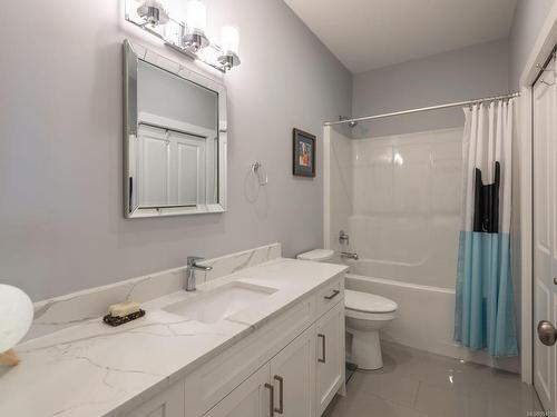 756 Briarwood Dr, Parksville, BC - Indoor Photo Showing Bathroom
