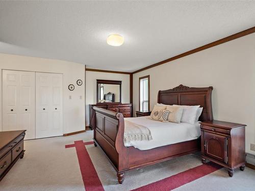 3875 Leaside Rd, Cobble Hill, BC - Indoor Photo Showing Bedroom