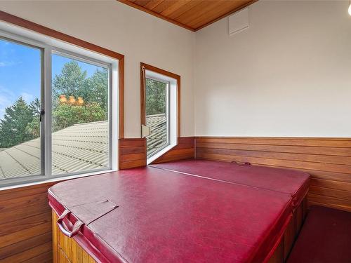 3875 Leaside Rd, Cobble Hill, BC - Indoor Photo Showing Other Room
