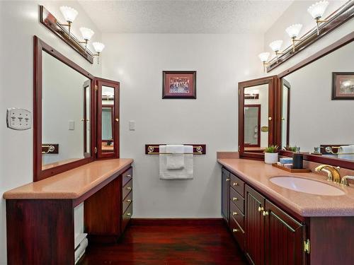 3875 Leaside Rd, Cobble Hill, BC - Indoor Photo Showing Bathroom