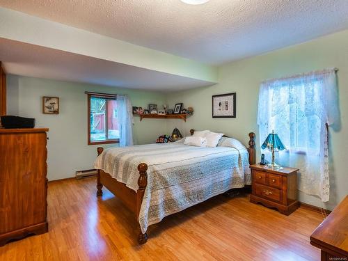 6210 Walker Rd, Port Alberni, BC - Indoor Photo Showing Bedroom